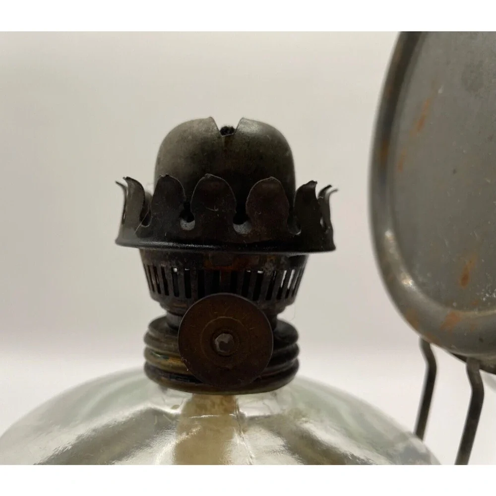 Vintage Kerosene Oil Lamp with Wall Hanger - Traditional Style Chamber Oil Lamp